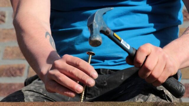 HTML/CSSでWebページのヘッダーを固定する方法を解説